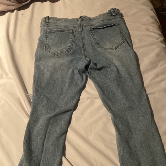 Brand is almost famous, size is a 9, colour is light blue. - Picture 2 of 6